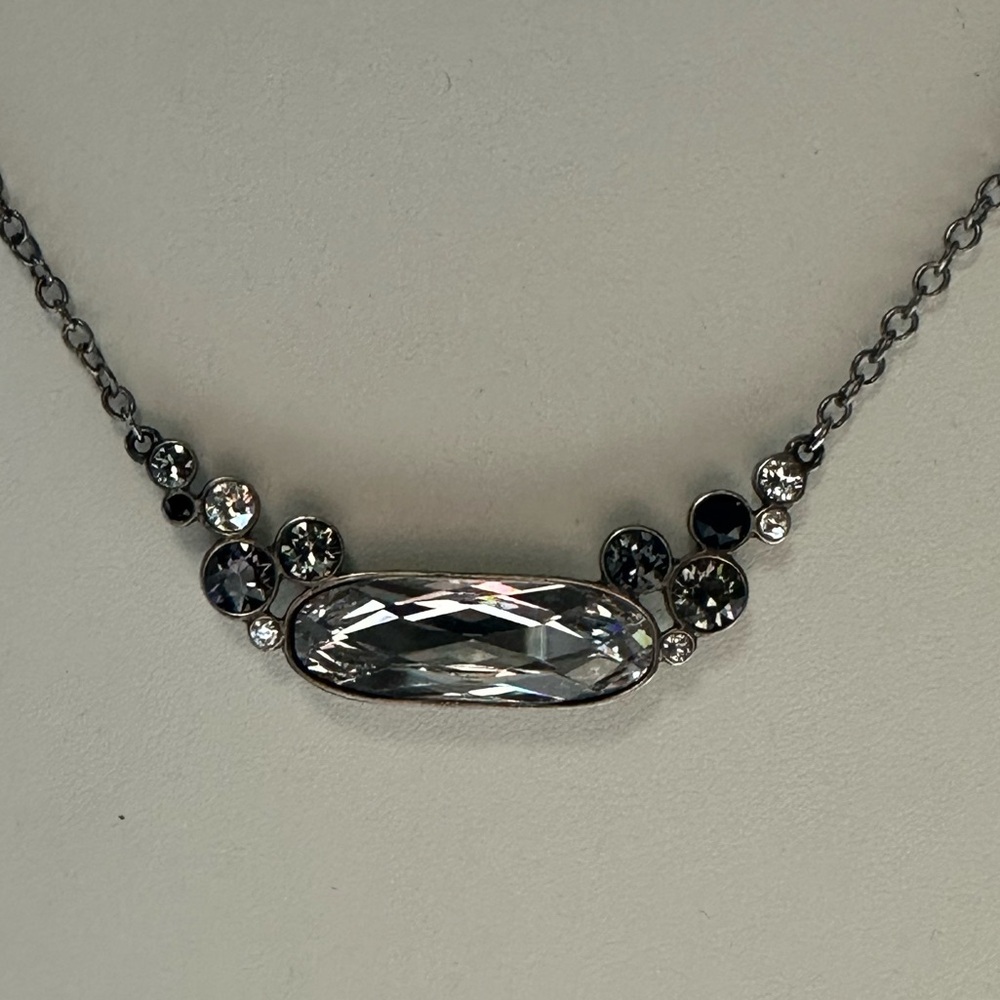 EUC Touchstone Crystal necklace